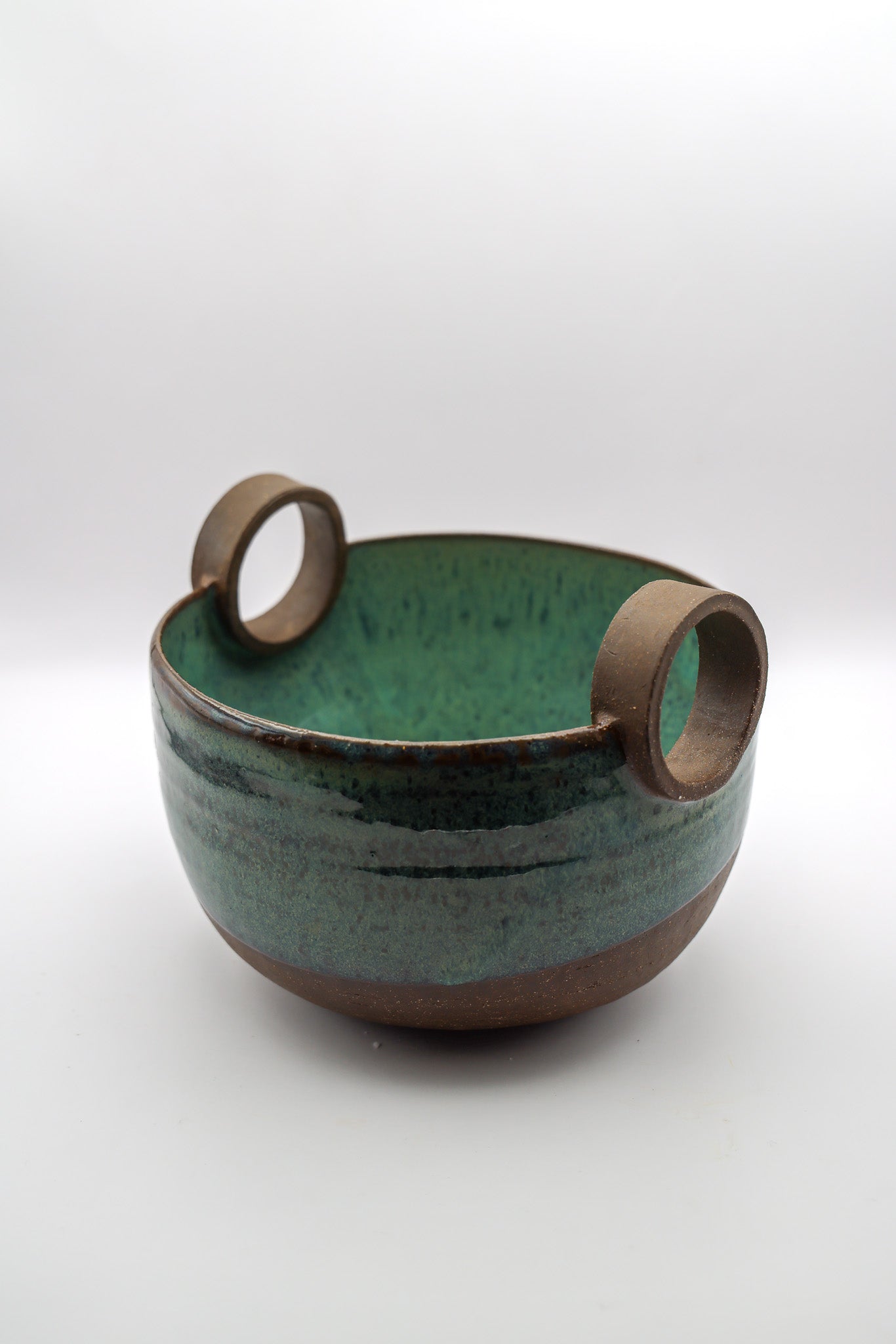 Deep Bowls with Round Handles